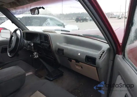 1989 Ford Ranger из США, поврежденный, VIN 1FTCR10A2KUB81034